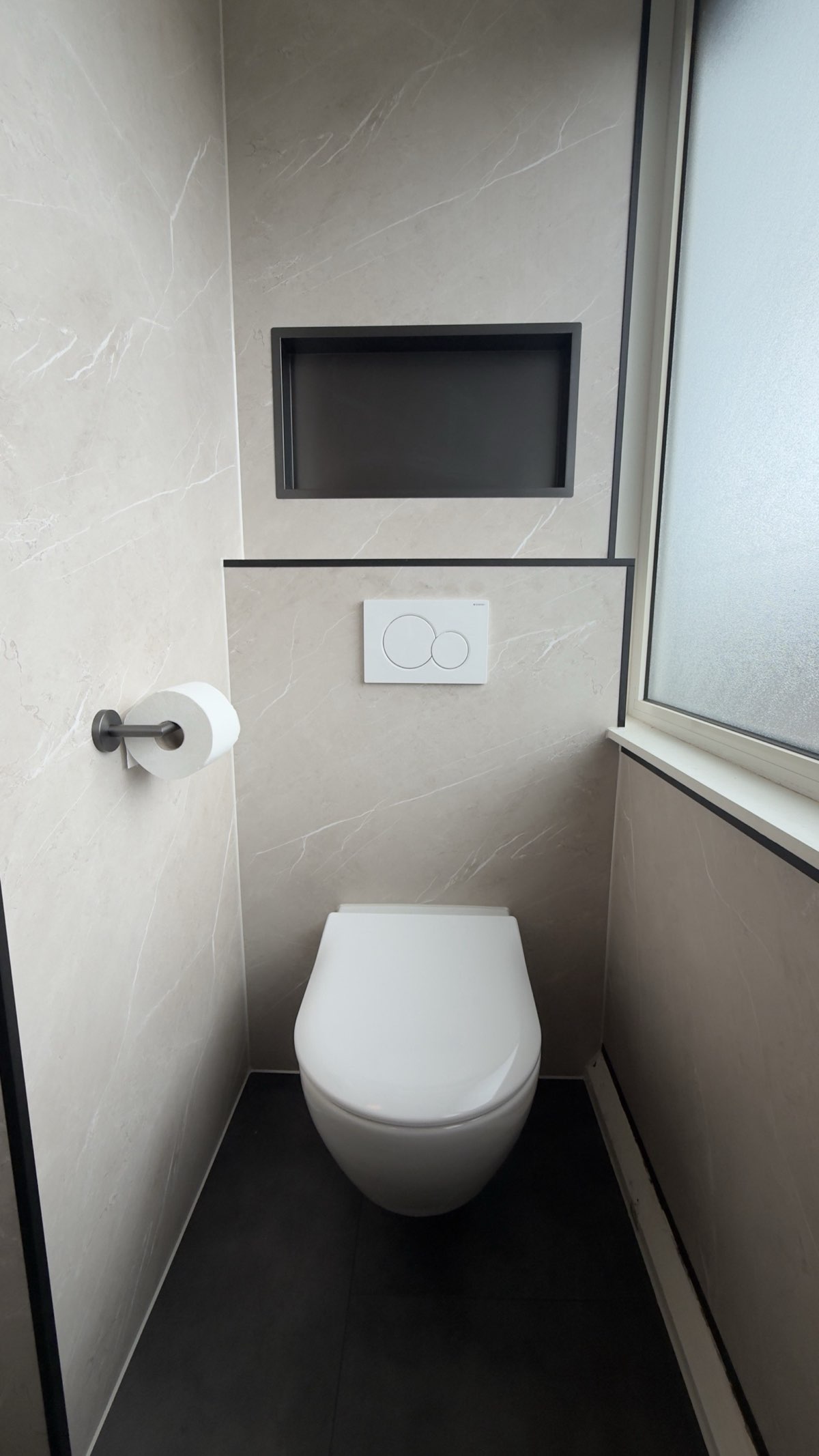 Toiletruimte met nis